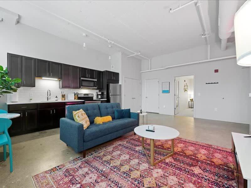 Cozysuites Lavish 1Br, Downtown ピッツバーグ エクステリア 写真