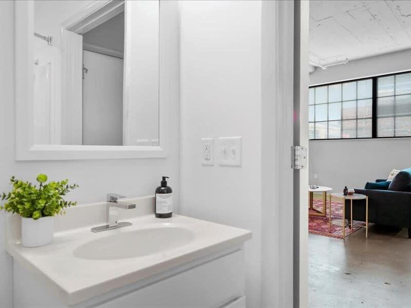 Cozysuites Lavish 1Br, Downtown ピッツバーグ エクステリア 写真
