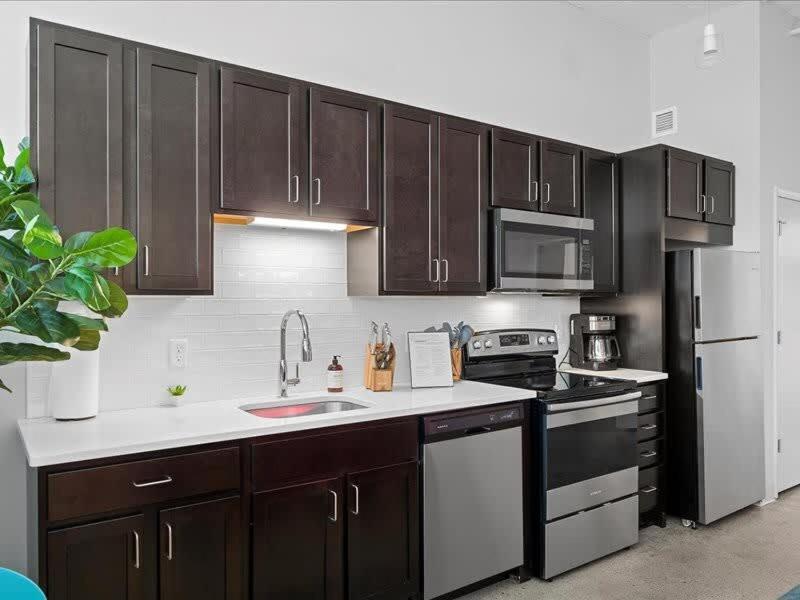 Cozysuites Lavish 1Br, Downtown ピッツバーグ エクステリア 写真